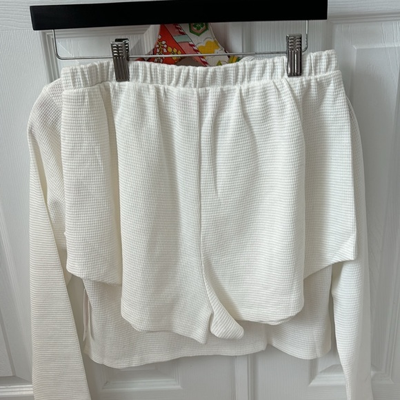 Lisa says gah! White set - Picture 6 of 8